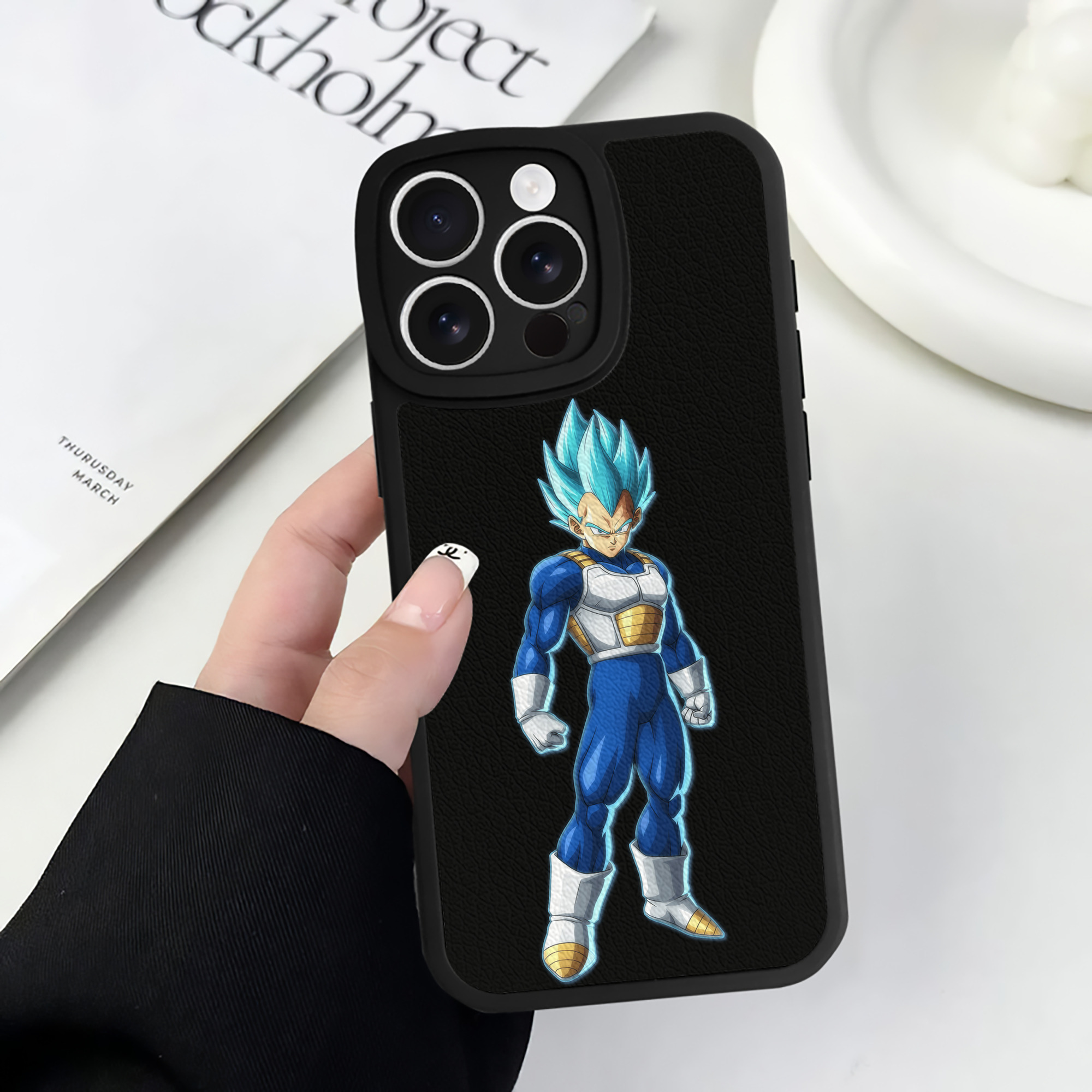 （画像用） ドラゴンボール ベジータ四世（Bejīta Yonsei）DRAGON BALL Vegeta IV 【iPhone 16シリーズ対応】シリコンスマホケース（レザー調） 材質：シリコン